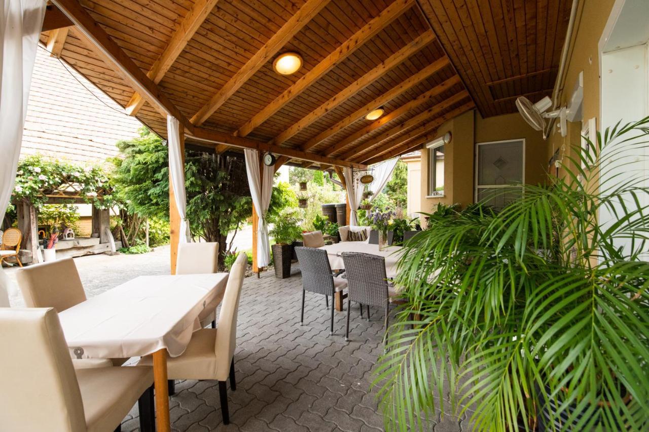 Bonifert Vendeghaz Hotel Dunabogdany ภายนอก รูปภาพ