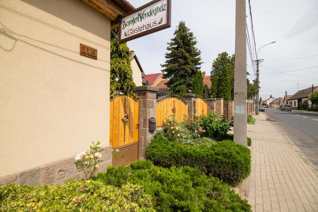 Bonifert Vendeghaz Hotel Dunabogdany ภายนอก รูปภาพ